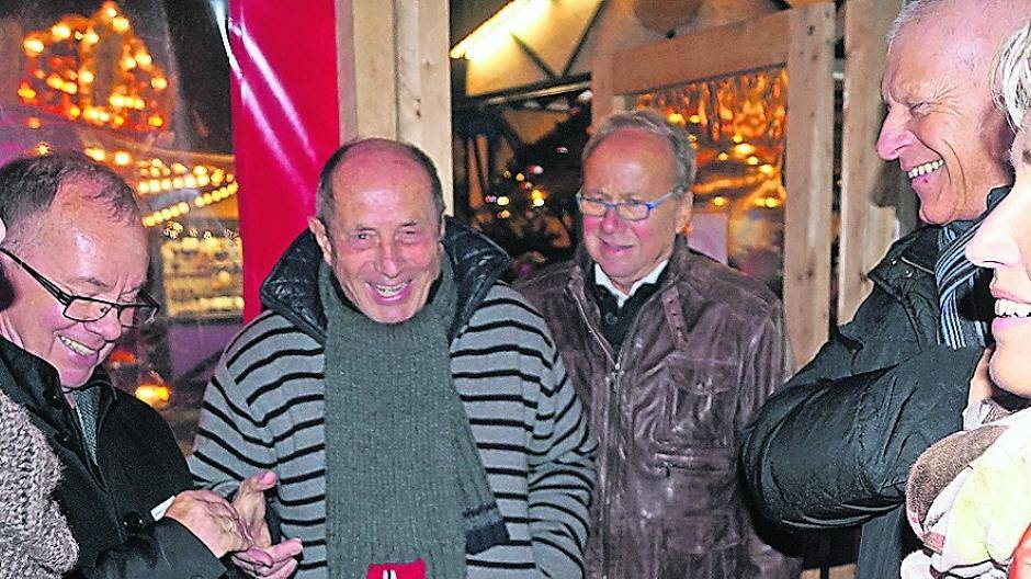 Krützens erstes Netzwerktreffen im voll besetzten Glühweinzelt