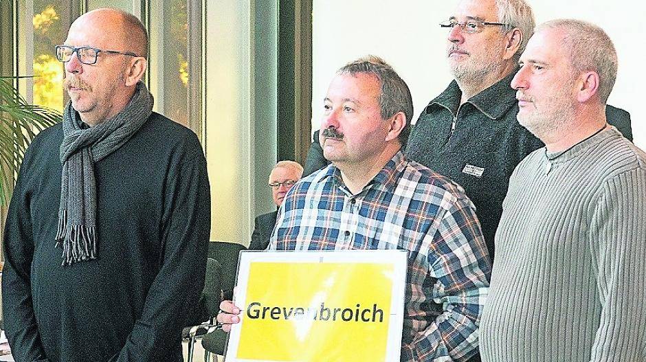  Die Vertreter der Hülchrather Dorfgemeinschaft bei der Siegerehrung in Münster. 