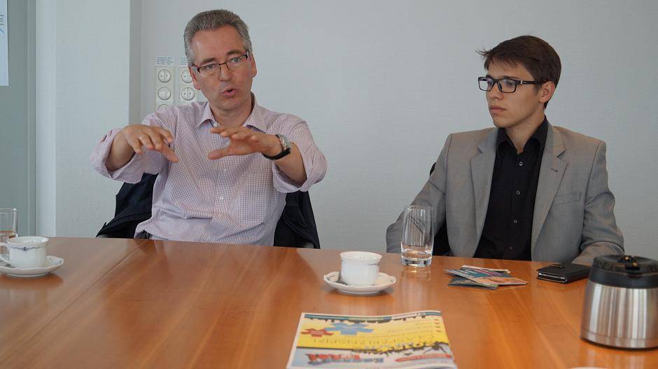  Hans Christian Markert und Jascha Huschauer besuchten die Stadt-Kurier-Redaktion und sprachen über die Kreisverwaltung, die Polizei und Bürgernähe. 