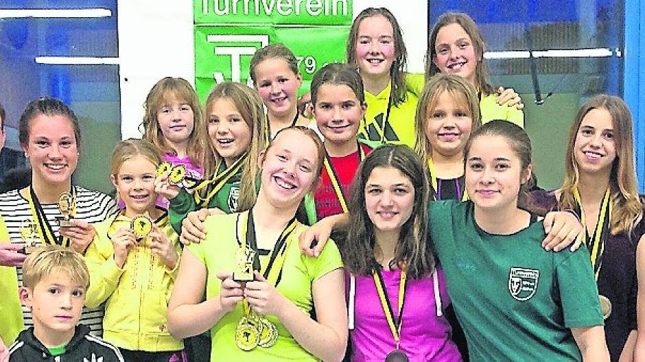 Bei jedem zweiten Start gab es Medaillen für die jungen Jüchener Schwimmer. 