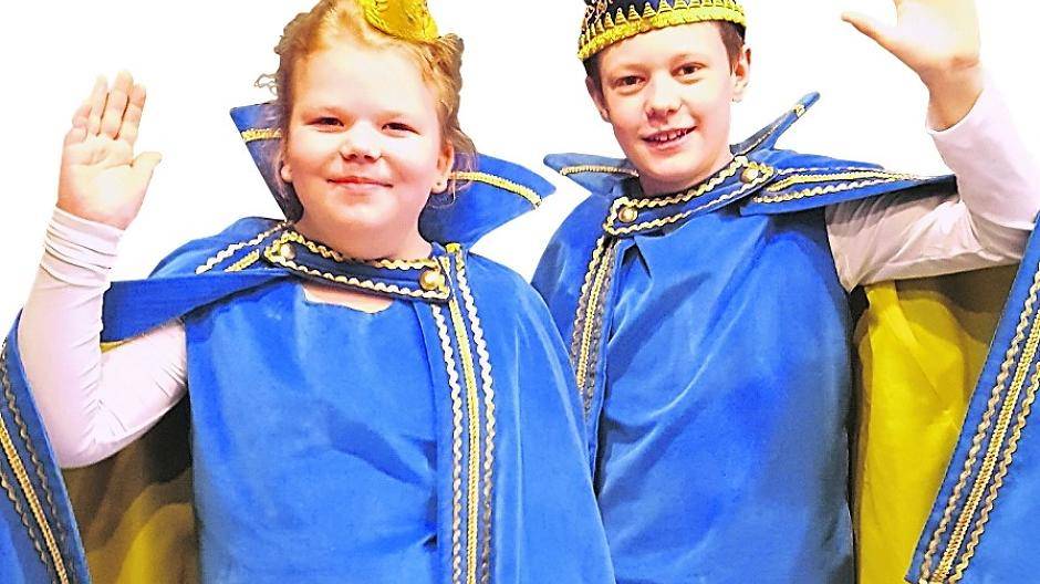  Prinzessin Nele Both und Prinz Bastian Kranz der „Nökercher Jecke“. 