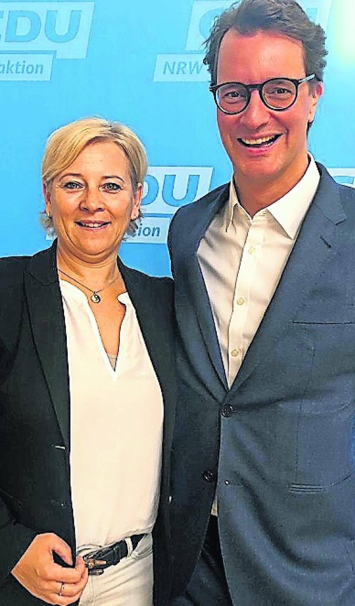  Wort gehalten: Minister Hendrik Wüst und Abgeordnete Heike Troles. 