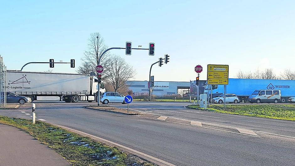  Ist diese Kreuzung auch noch dem zusätzlichen Lkw-Verkehr gewachsen? Im Rahmen des Planverfahrens wird ein Gutachten Auskunft geben. 