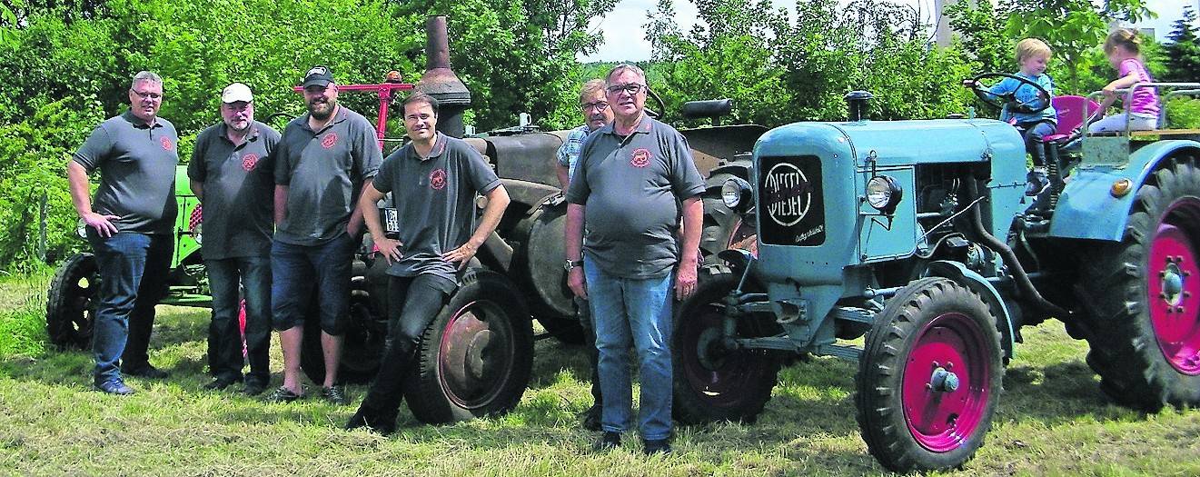 Alte Schlepper peppen das Biwak auf!