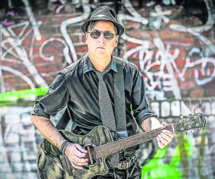 „Ötte“ tritt bei „Rock this town“ auf. Er bringt Stimmung pur auf die Bühne.  
