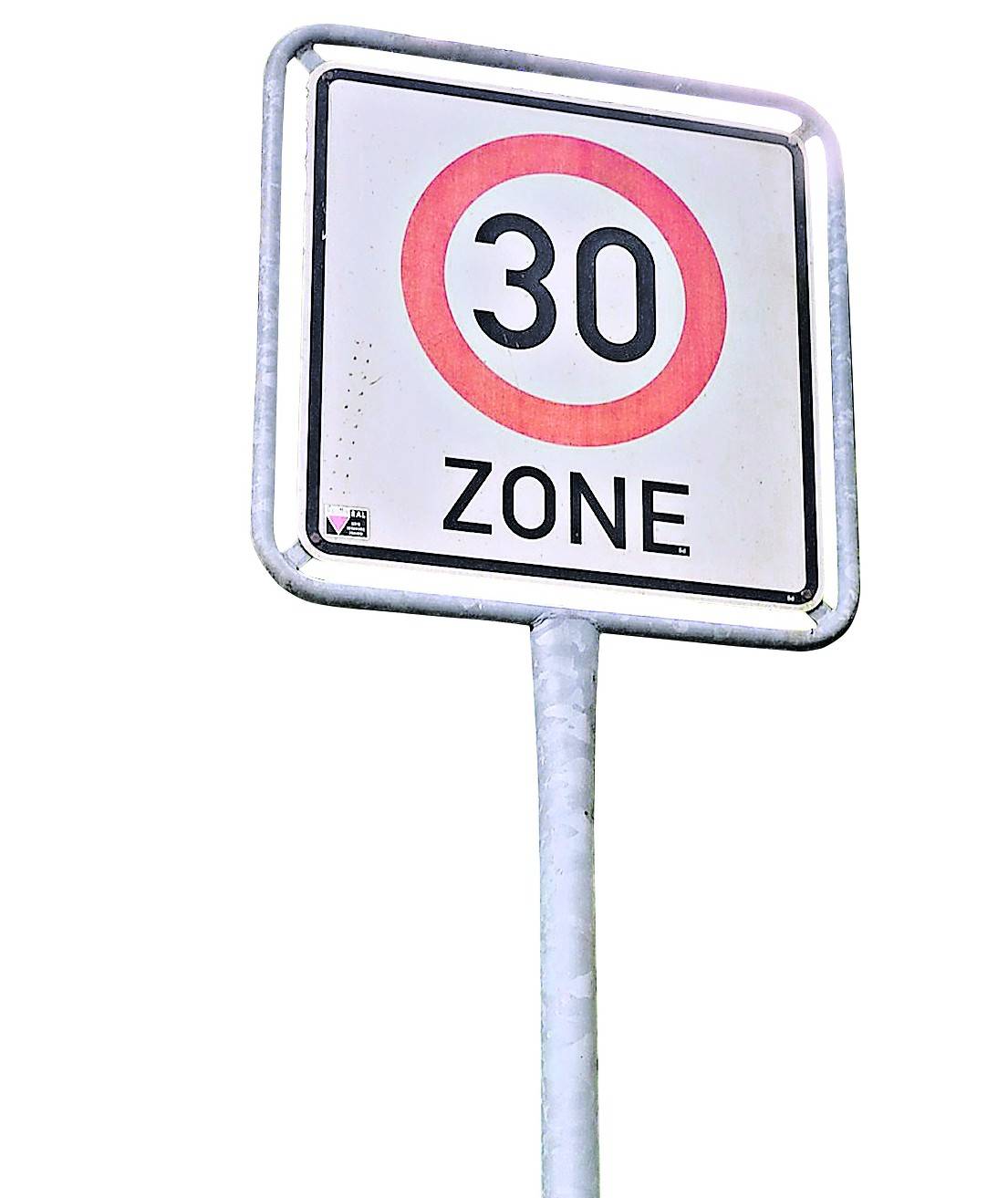 Rechts das klassische 30er-Schild, links die Lamellen-Lösung aus Neuss.<![CDATA[]]>
