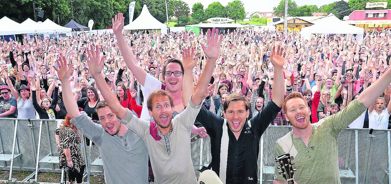  „Miljö“ hatte jede Menge gute Stimmung und bekannte Hits im Gespäck. Sie toben am Freitag über die Marktplatz-Bühne.  