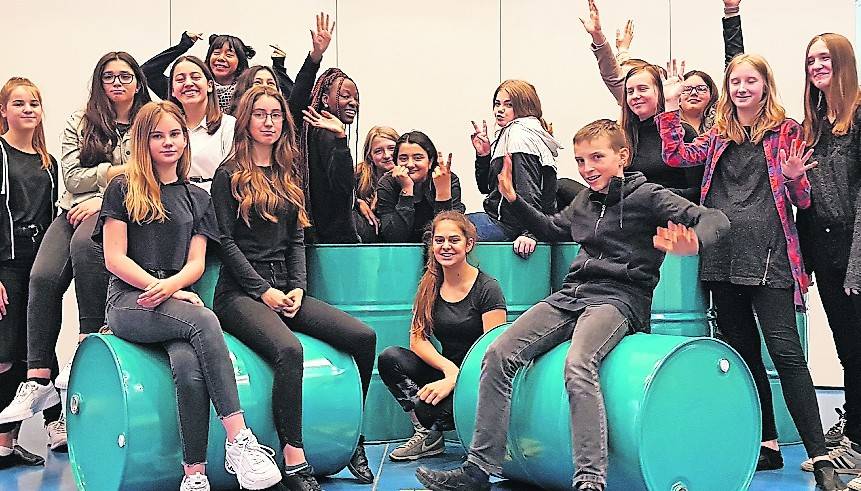  Die Gesamtschüler der „Darstellen- und Gestalten-Kurse“ erreichten den zweiten Platz.  