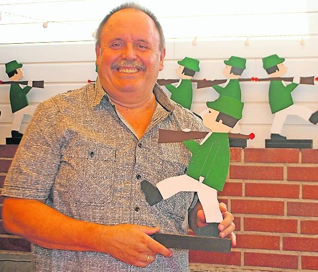  Während seiner Königswürde hat KarlheinzBehr das Schnitzen von Schützenfiguren für sich entdeckt.  