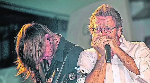  : Fliegende Oldtimer beim großen Flugplatzfest