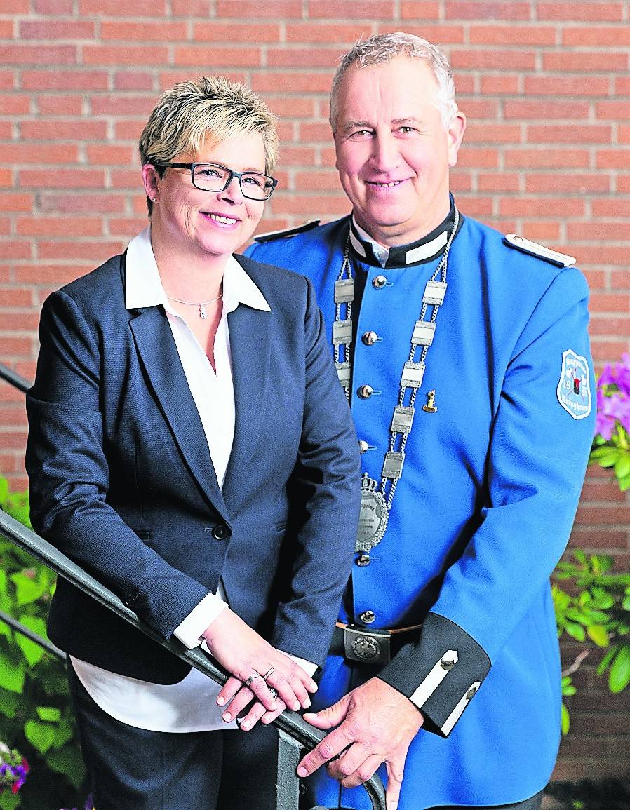  Ralf Haas und Königin Kerstin repräsentieren in diesem Jahr das Regiment des Bürger-Vereines Evinghoven. <![CDATA[]]>