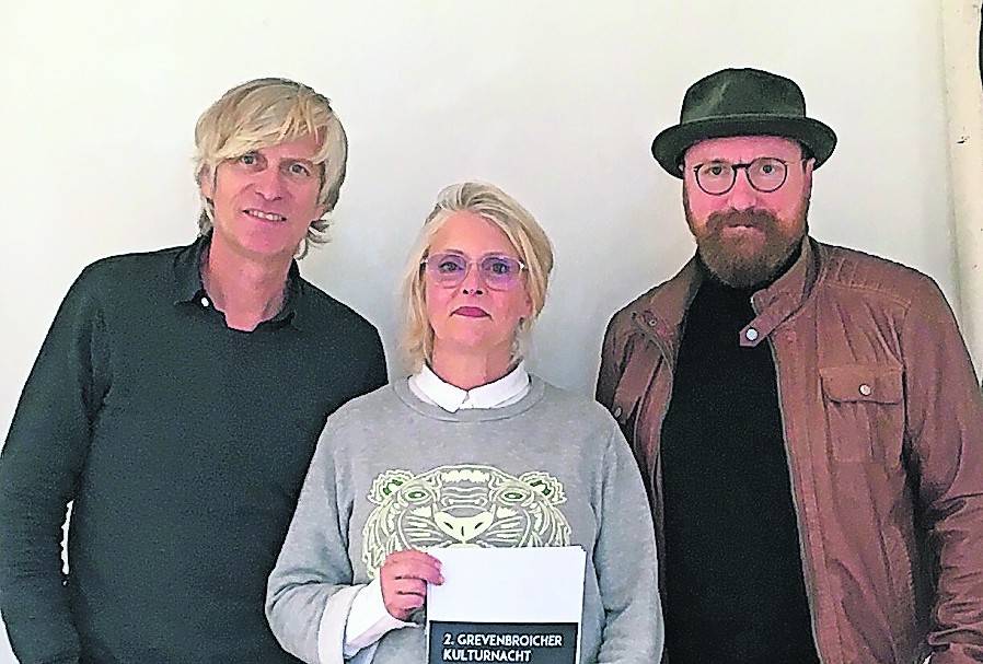  Die Macher der zweiten „Grevenbroicher Kulturnacht“ freuen sich unter Anderem auf „Musik Böhmer and his Corcertina from Hell“.Alexandre Zindel und seine Volkszither. 