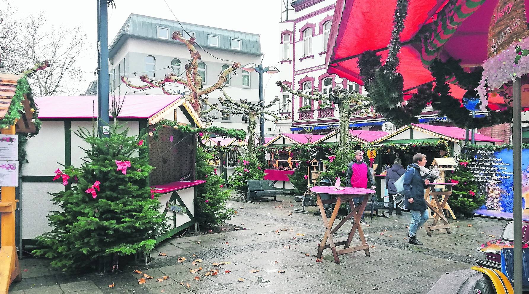  Der Weihnachtsmarkt der Schloss-Stadt wird eröffnet. Und der Werbering betont: In Grevenbroich ticken die Uhren noch anders, und das ist auch gut so.  