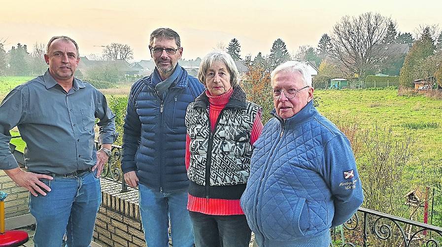  Anwohner in Bedburdyck wollen für die Erhaltung der 13.000 Quadratmeter-Weide kämpfen.  