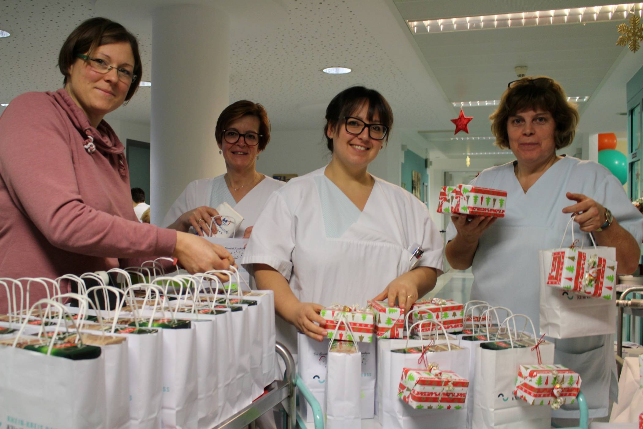  : Schwestern spenden für Arme