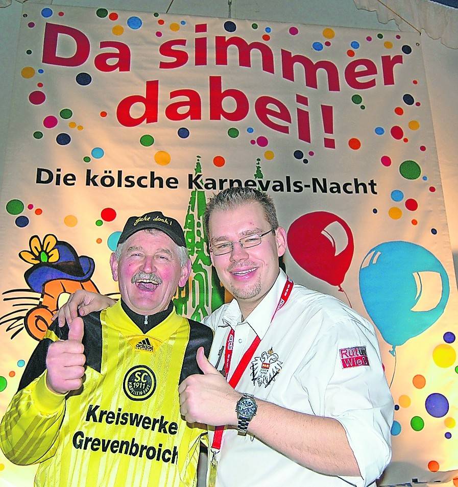  Marc Pesch und der viel zu früh verstorbene Jupp Breuer waren lange Zeit die Motoren der Super-Party.Dieses Bild zeigt einen Blick in das Party-Zelt im Jahre 2009. Die Stimmung waren damals also schon absolut heiß. Überkochgefährdet ...  