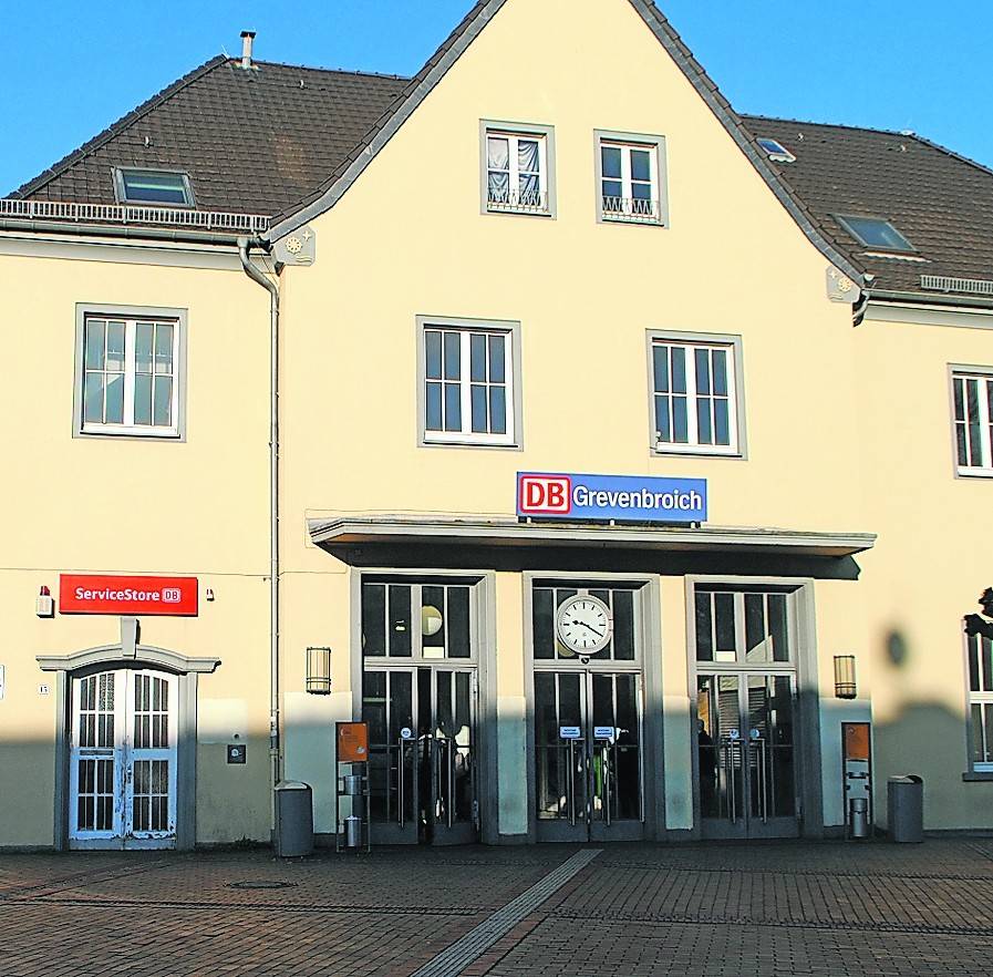 Seit vielen Jahren schon liegt ein Schatten auf dem Grevenbroicher Bahnhof. Jetzt soll ein „Brainstorming“ mit Heike Troles, Werner Lübberink, Hans-Jürgen Petrauschke und Klaus Krützen beim Kampf gegen die Leerstände und gegen das schlechte Image helfen. <![CDATA[]]>