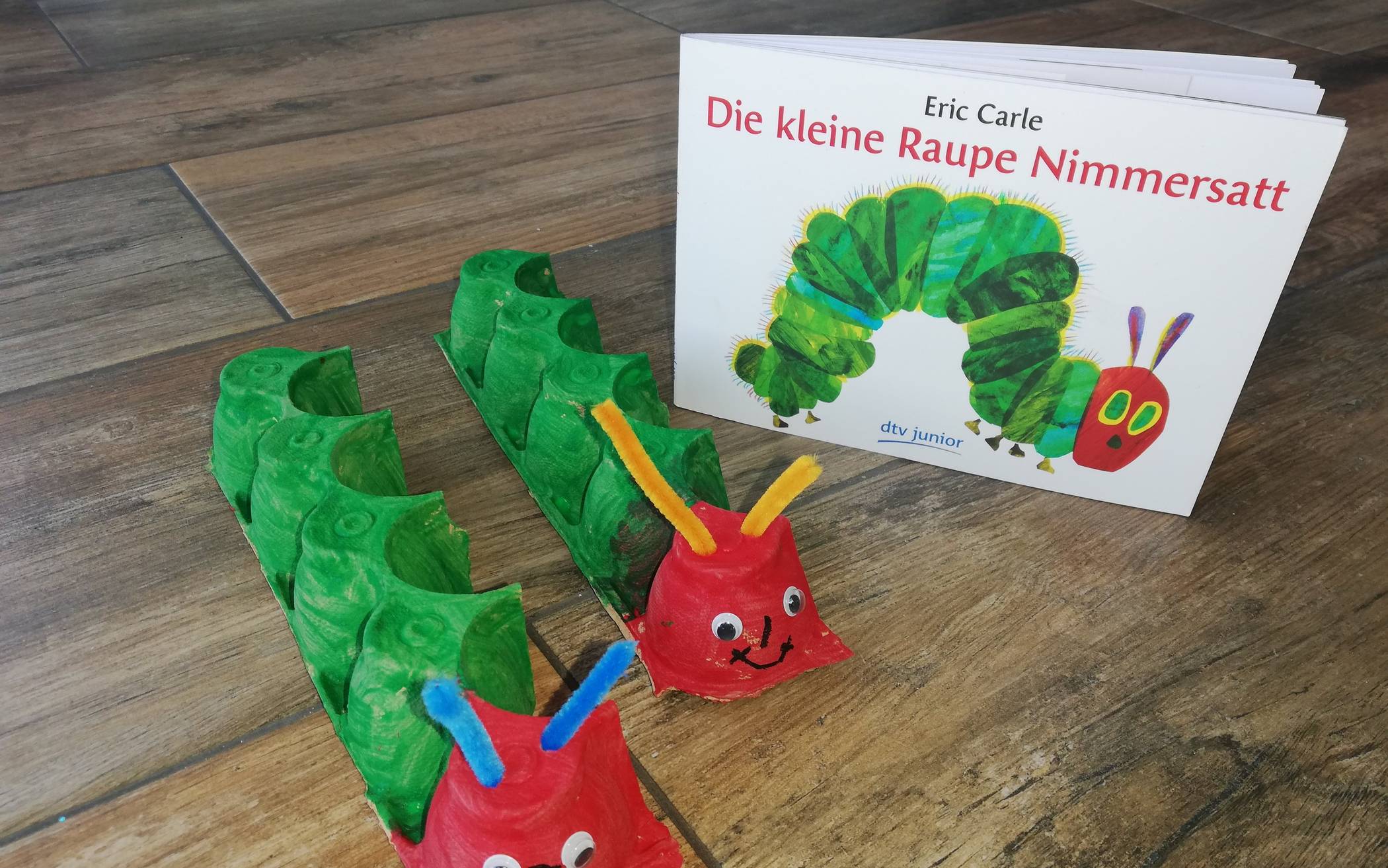  Tiotal süß: Die kleine Raupe Nimmersatt - gleich im Doppelpack. 
