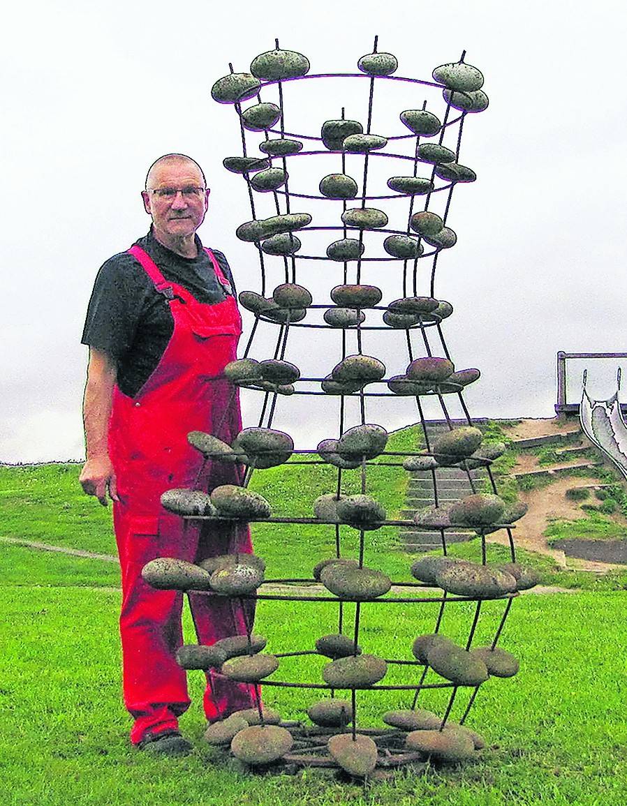  240 Kilogramm Kunst. Von Jürgen Meister eigenhändig abgebaut und wieder nach Kapellen geschafft.  