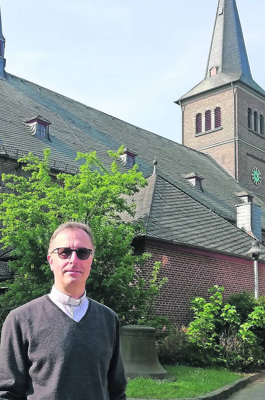  Bernhard Seither lebt nun im Pfarrhaus Neukirchen, im Schatten von „St. Jakobus“.  