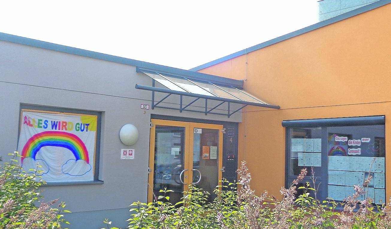 Der Otzenrather Kindergarten war in den vergangenen Wochen weitgehend verwaist. Doch das Team ließ sich einiges einfallen für eine „Daheim-Mit-Betreuung“.Auch die Kinder bekamen – auf den unterschiedlichsten Wegen - viel Ansprache. Und eine Stimme. 
