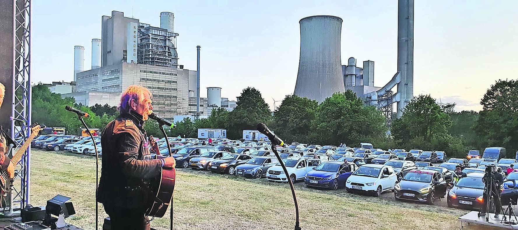 Verrückt: Für Mickie Krause nach dem Konzert einfach im Auto übernachtet