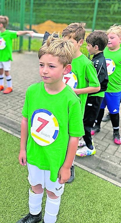  Die „Minis“ warten auf ihren Auftritt 