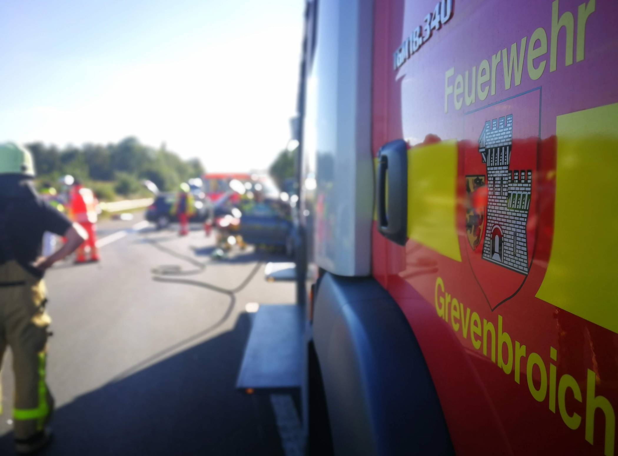 Neun Verletzte bei schwerem Unfall auf der A46