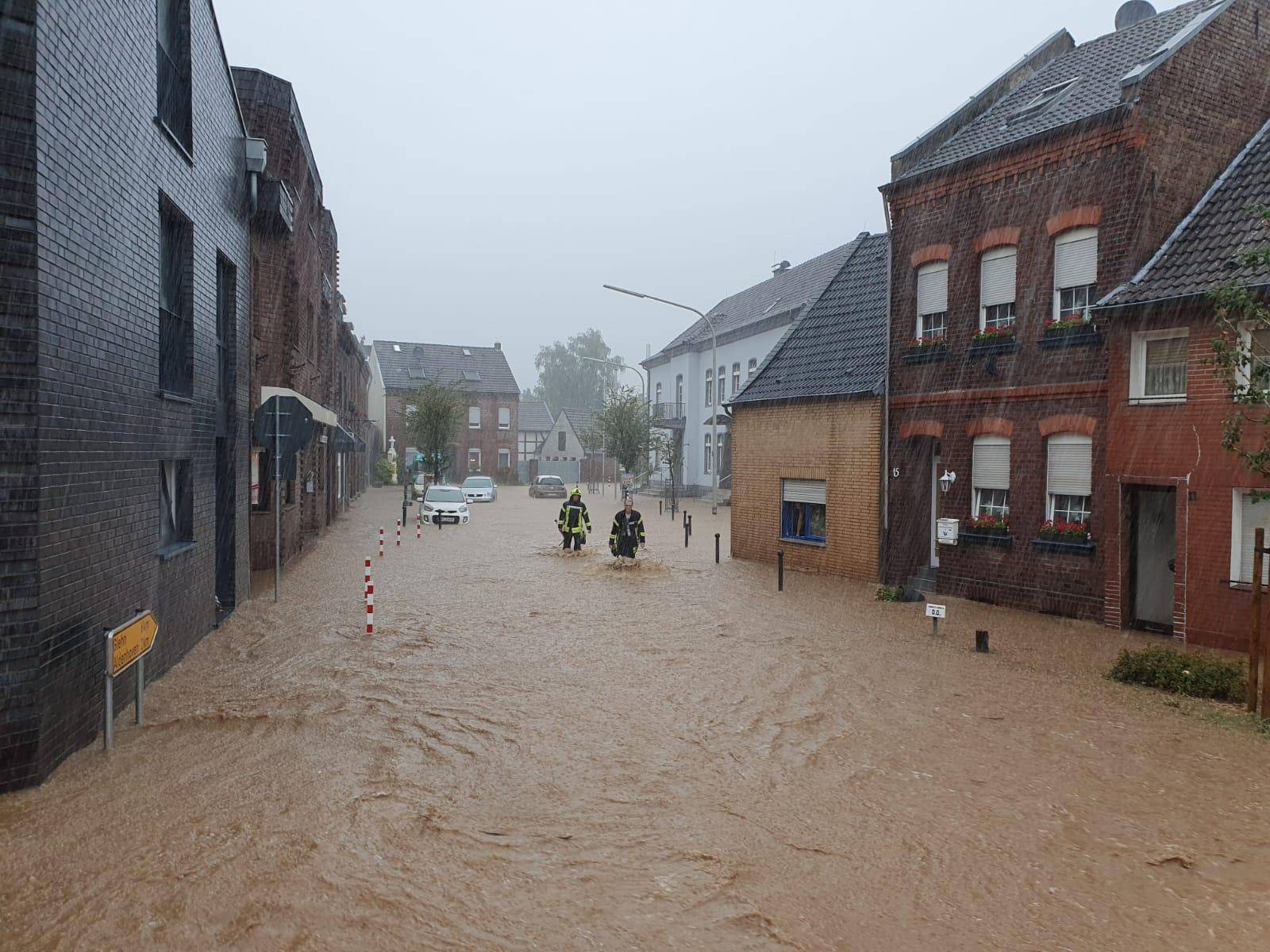  Auch in Jüchen - auf dem Foto ist Bedburdyck zu sehen - wütete das Unwetter. 