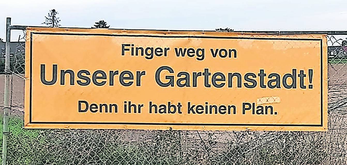  Viel Gegenwind für Krützen und die Kommunalpolitiker haben die Wevelinghovener auf ihre Transparente gebracht. 