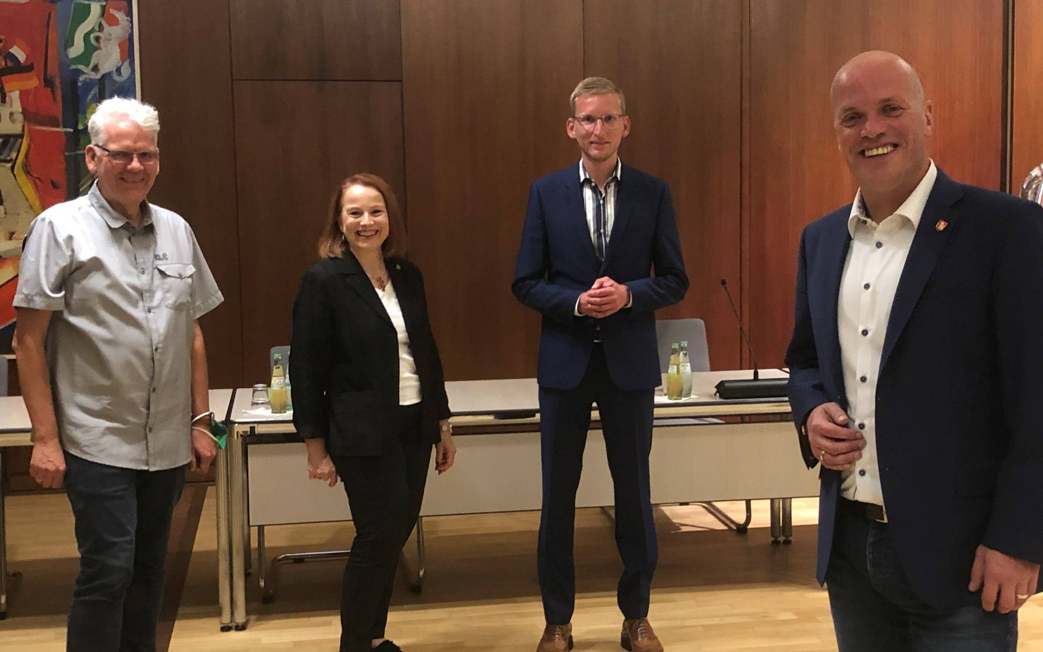  Die "progressive Mehrheit", oder auch die "Allianz  der Vernünftigen" genannt. Peter Gehrmann (“Grüne“), Martina Suermann-Igné (“Mein GV“), Daniel Rinkert (SPD) und Klaus Krützen (alter und neuer Bürgermeister). 