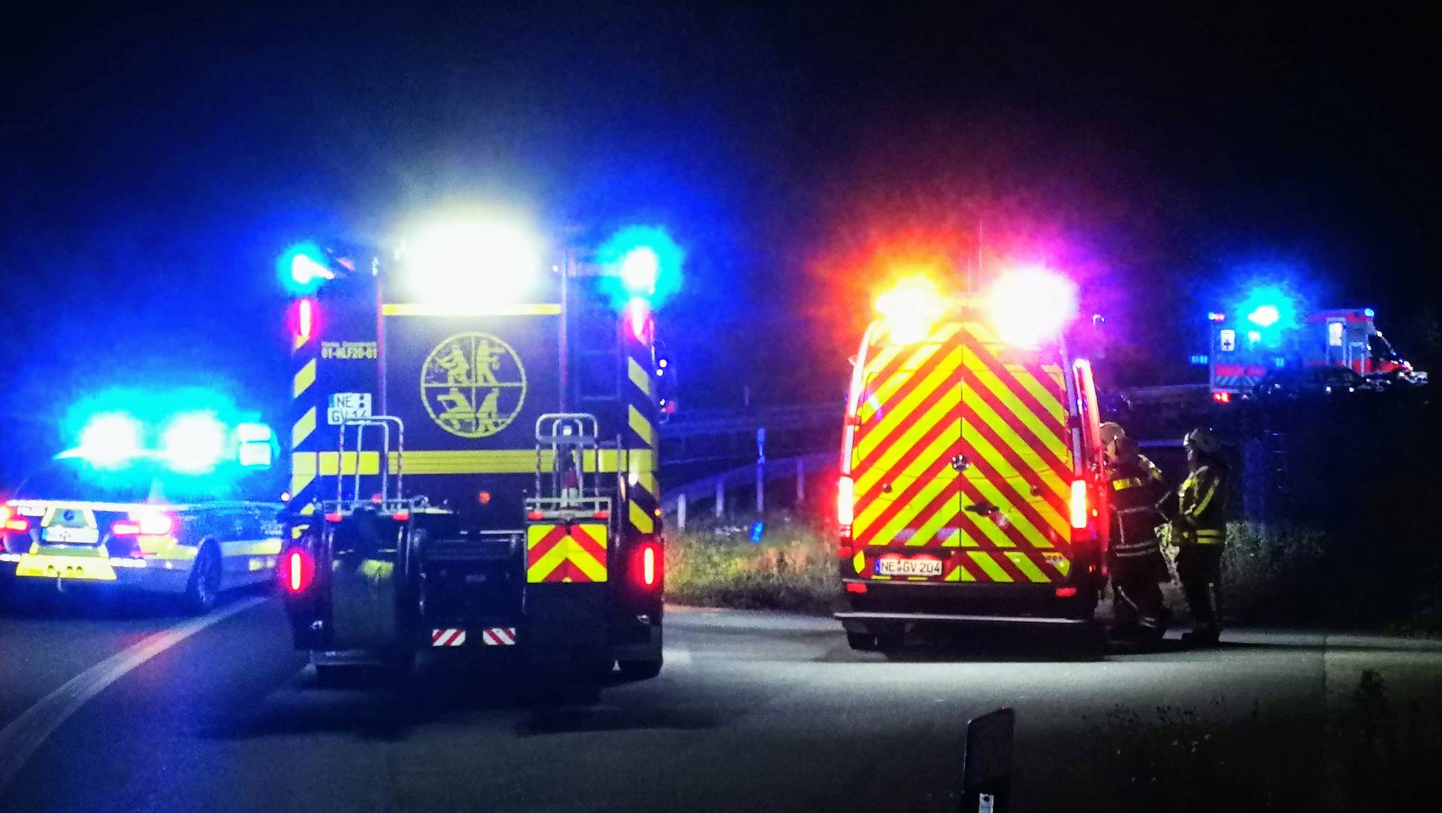  Am späten Montagabend rückte die Feuerwehr zu einem Einsatz auf der A46 aus. 