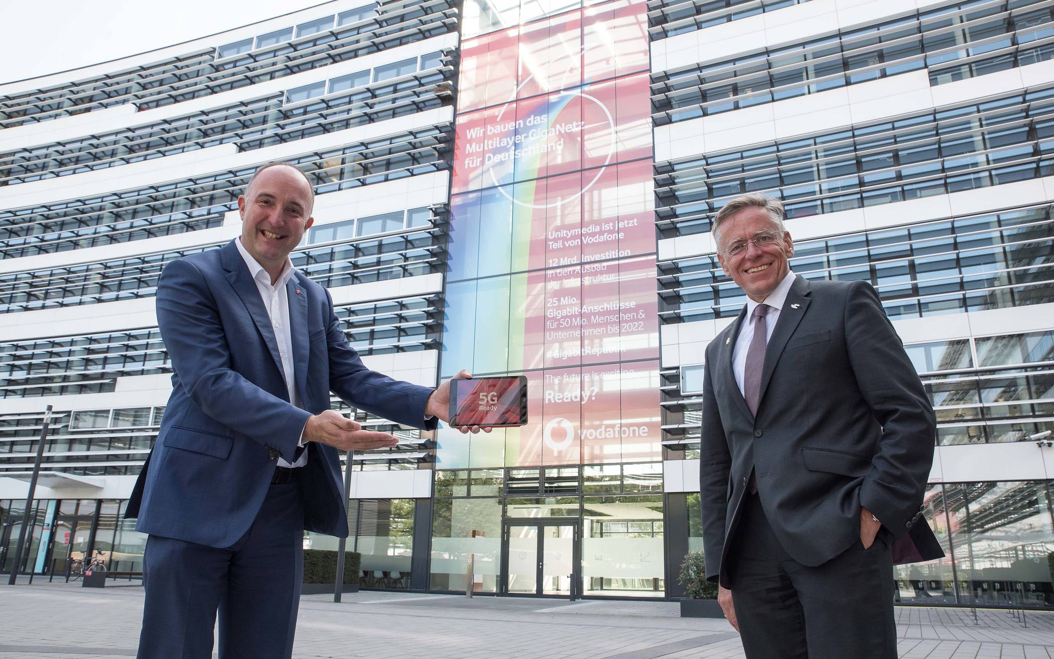 Wollen in die Datennetz-Infrastruktur im Rhein-Kreis