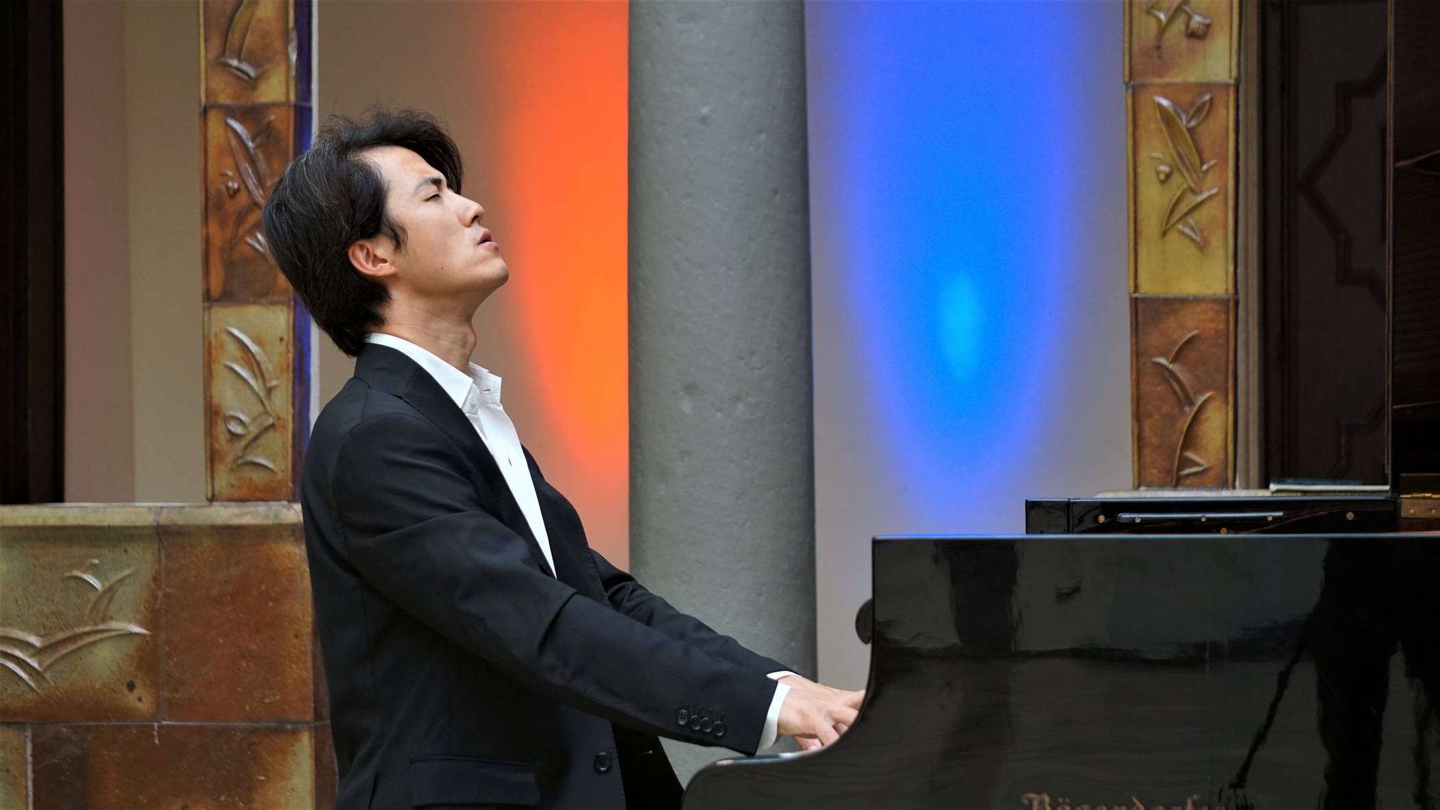  Haiou Zhang gab die Waldsteinsonate von Ludwig van Beethoven zum Besten. 