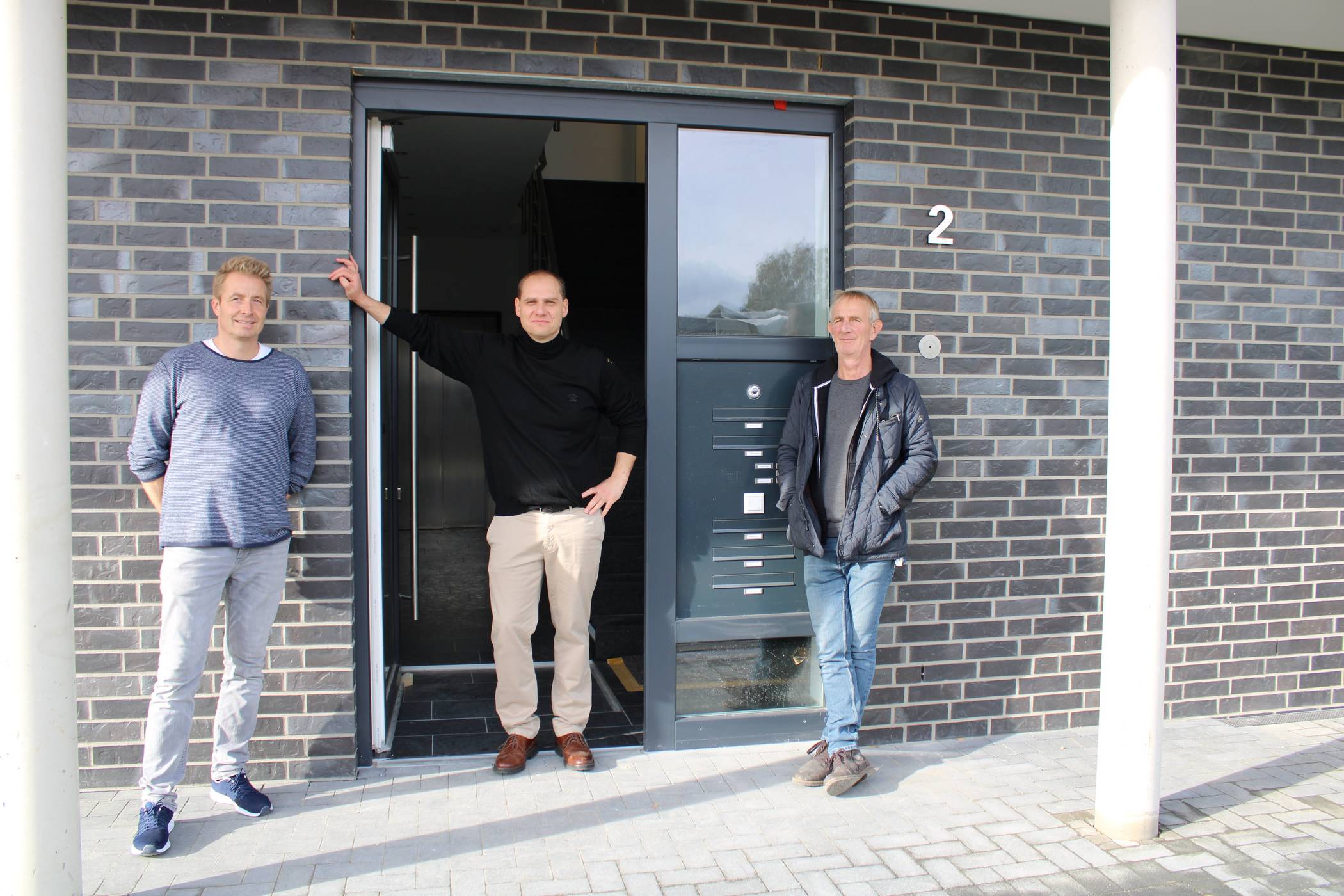  Dr. Björn Hahn, Philip Waldecker und Projektleiter Michael Vreden. 