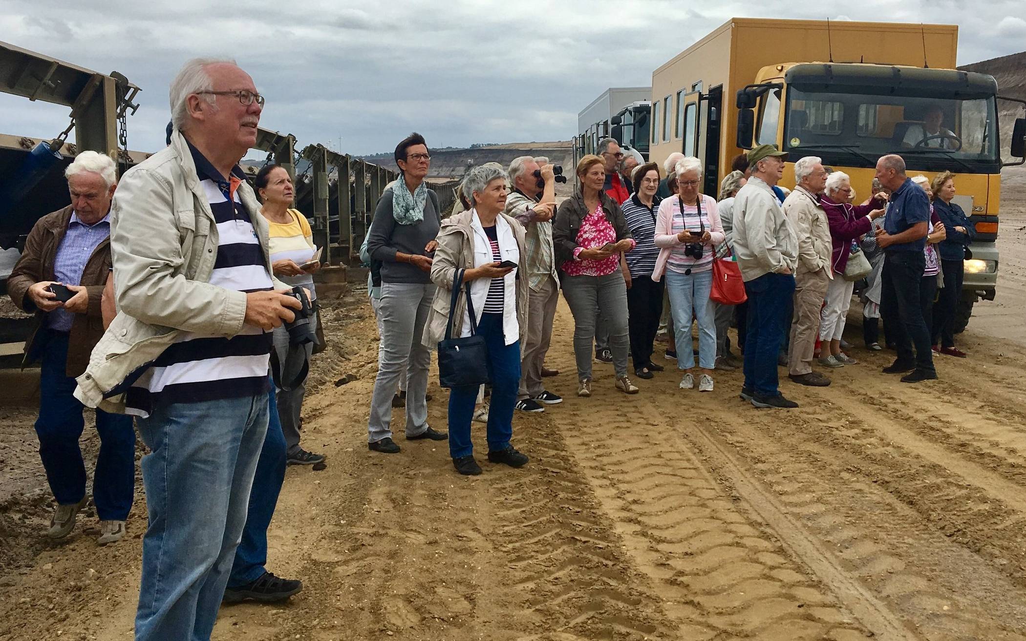  Die Kulturgruppe bei einer Besichtigung des Tagebaus Garzweiler. 