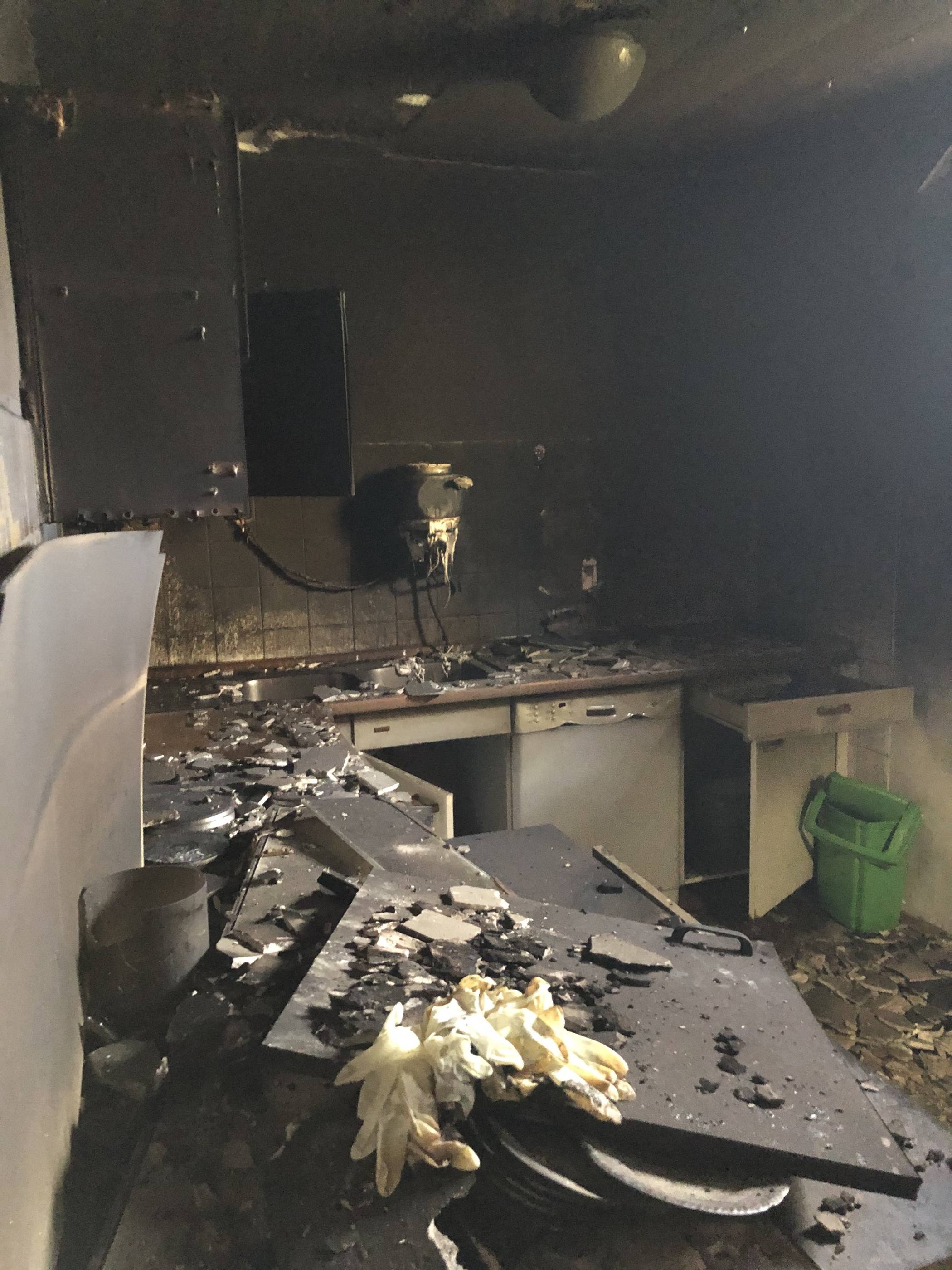  Der Brand ist in der Küche im ersten Obergeschoss ausgebrochen. 