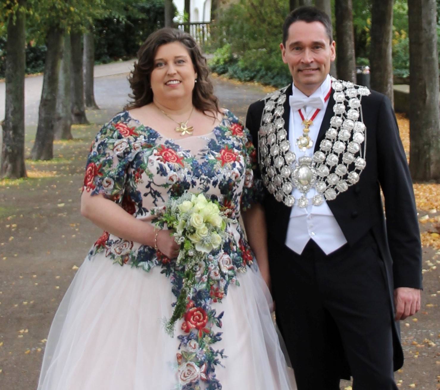  Andrea und Marco Borgwardt setzen sich für die Obdachlosen in Grevenbroich ein. Obwohl die beiden nicht in Festkleidung kommen, Brosche und Königskette werden mit dabei sein. 