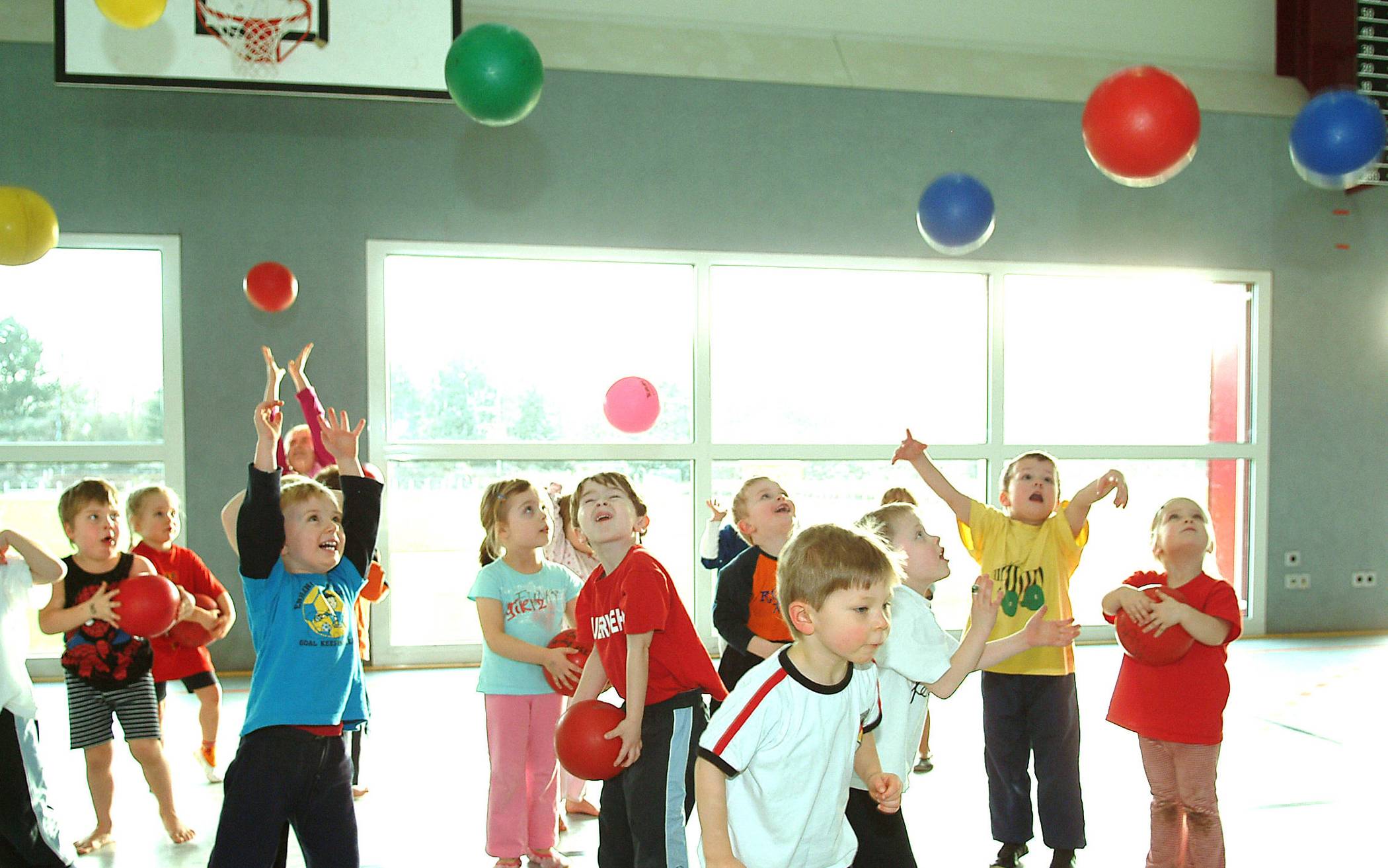  So bunt wie beim Kinderturnen sieht es hoffentlich bald wieder in den Jüchener Turnhallen aus.  