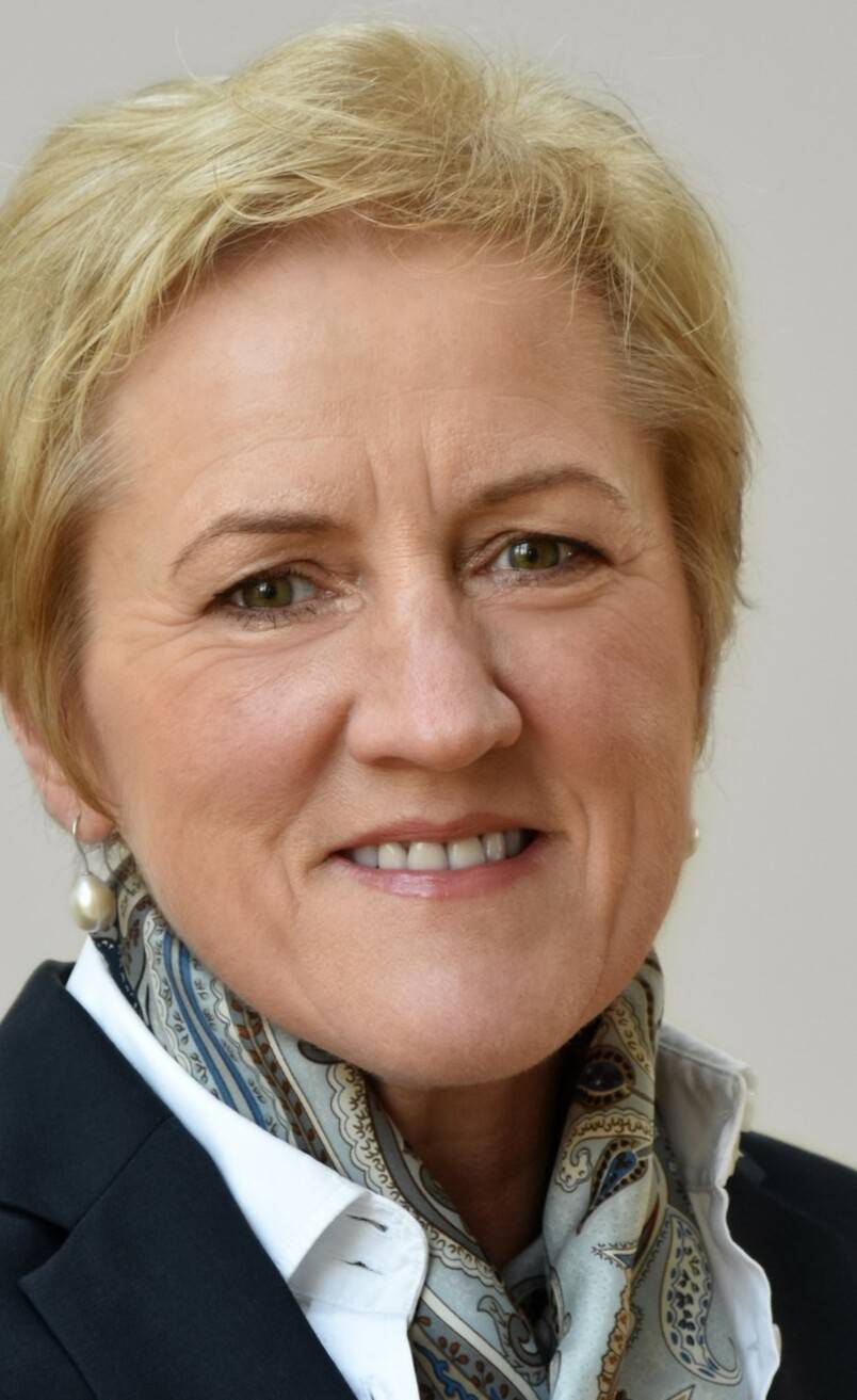  Kämmerin Monika Stirken-Hohmann wurde während der Haupt-Ausschusssitzung immer wieder von Seiten der rot-grün-pinken Ratsmehrheit in Schutz genommen. Ihr Etatentwurf wurde als gut durchrechnet bewertet. 